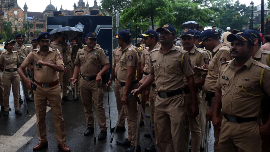 140 Bombay High Court Lawyers Challenge Mumbai Police Ban