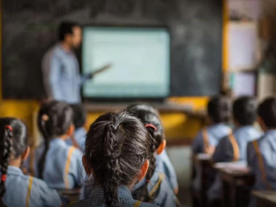 वोकेशनल ट्रेनर यूपी 1701 स्कूलों में 15000 मानदेय