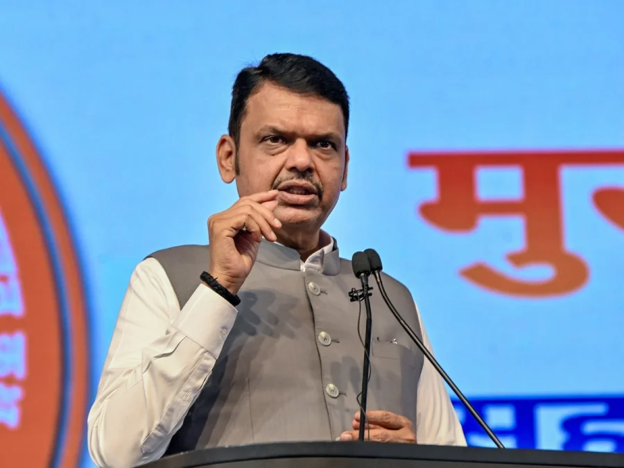 देवेंद्र फडणवीस का दिल्ली दौरा केंद्रीय भूमिका का संकेत