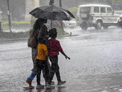 UP भारी बारिश यलो अलर्ट 40 जिलों में राहत