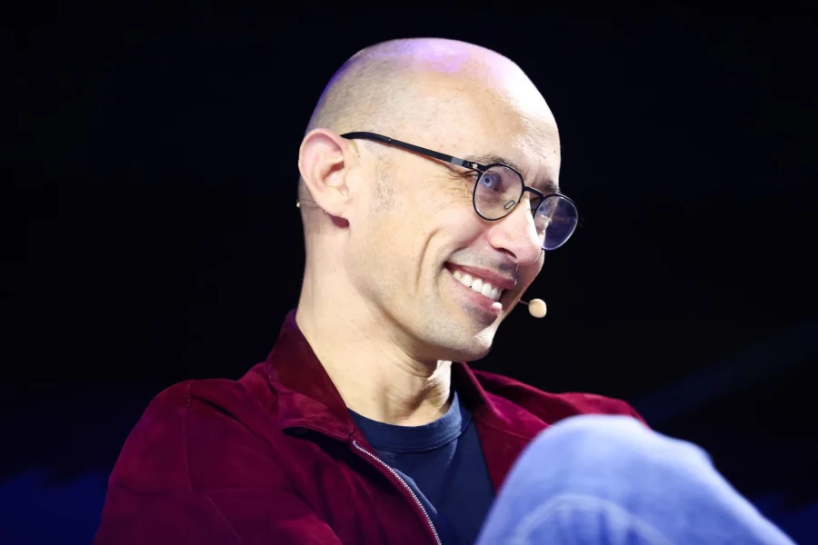 Billionaire Shopify CEO Lütke Sparks Voting Rights Outrage