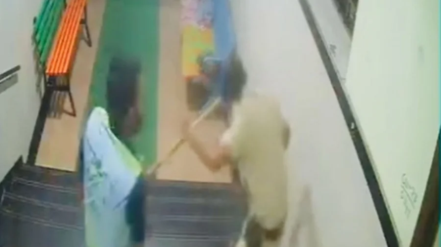 Mumbai Policeman Assaulted in Viral CCTV Footage