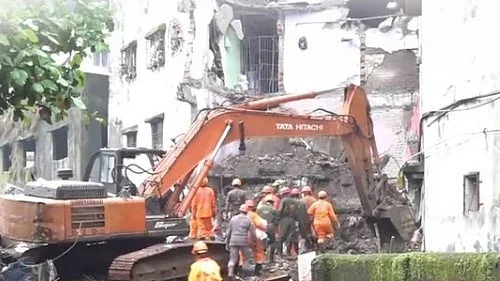 Bhiwandi Building Collapse Kills 6, More Trapped