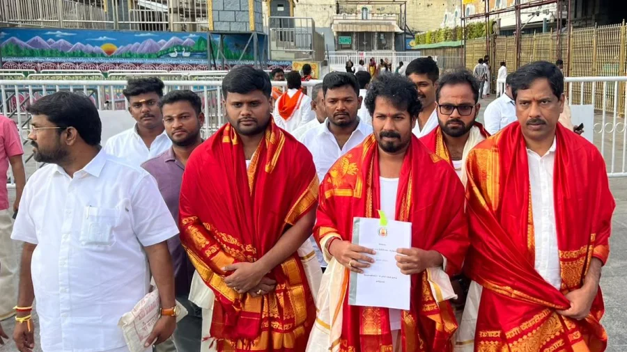 Tamil Nadu Budget Temple Visit Sparks Political Row