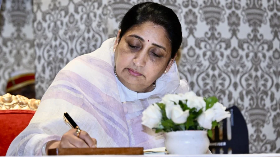 Sunetra Pawar Fires Back at Congress 'Gungi Gudiya' Jibe