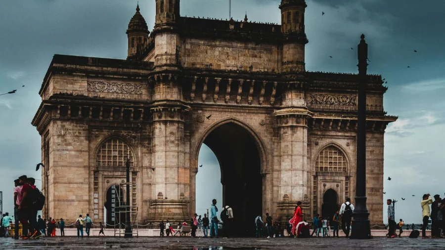 Mumbai Light Showers Today as Thane Gets Heavy Rain Alert