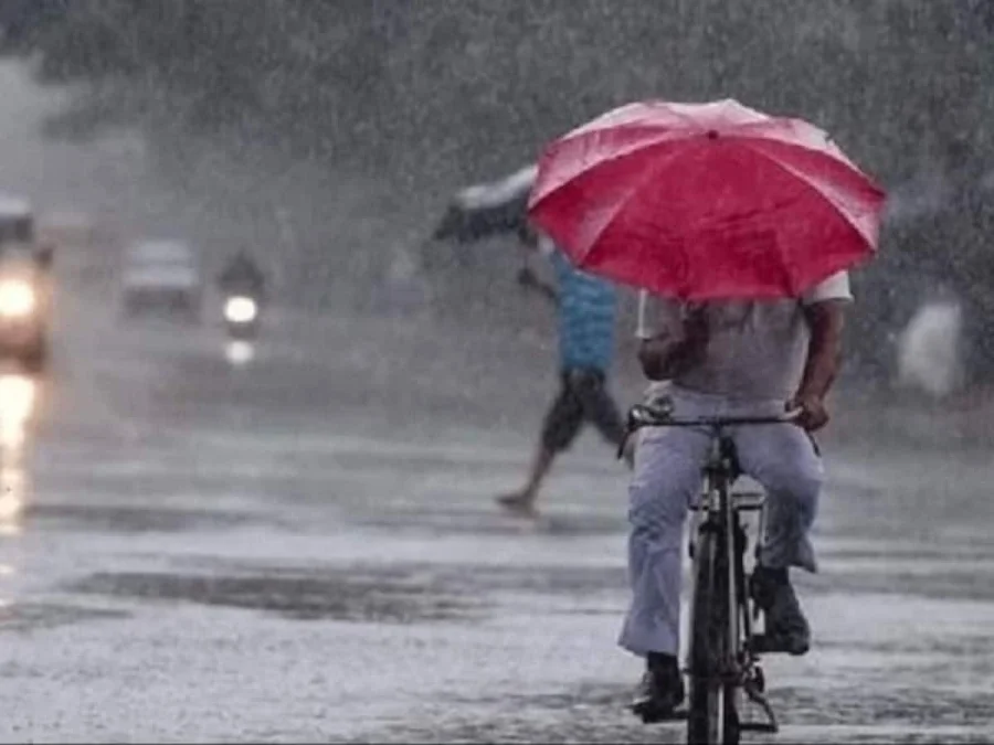 UP Weather 10 August अलर्ट 15 जिलों में भारी बारिश
