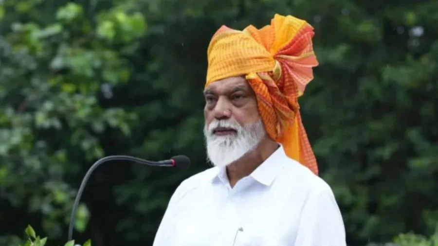 Maharashtra Minister Walked Out of Own Meeting