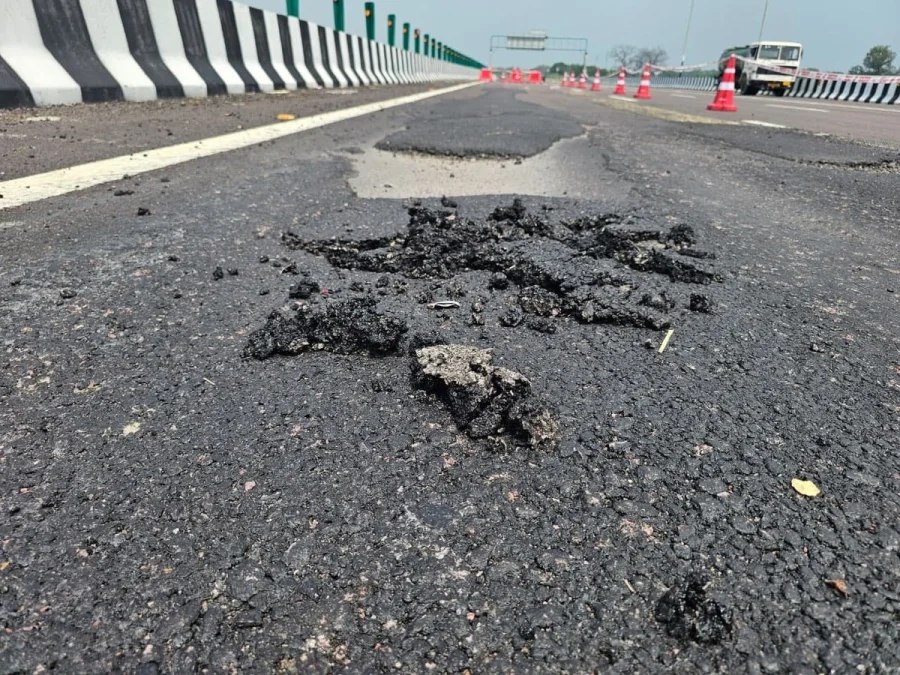 लखनऊ कानपुर एक्सप्रेसवे में खतरनाक क्रैक की चेतावनी