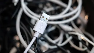 USB Trident Symbol Guide Reveals Port Speed