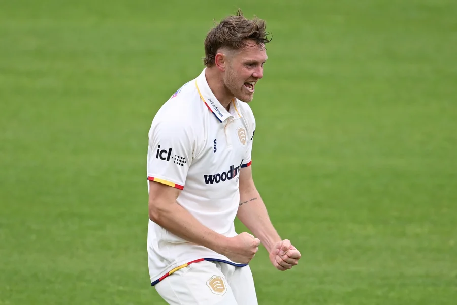 Jamie Porter Called Up As Injury Forces Essex Rethink