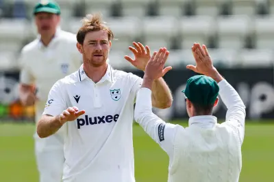 Worcestershire Seize Promotion Edge as Kent Collapse